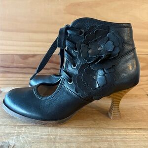 Unity in Diversity Whimsygoth Floral Appliqué Lace-up Heel Booties size 38